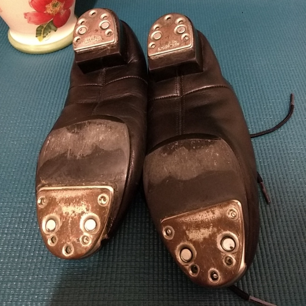 Size 9 leather Steven bucks taps, tap shoes
